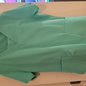 Scrub set